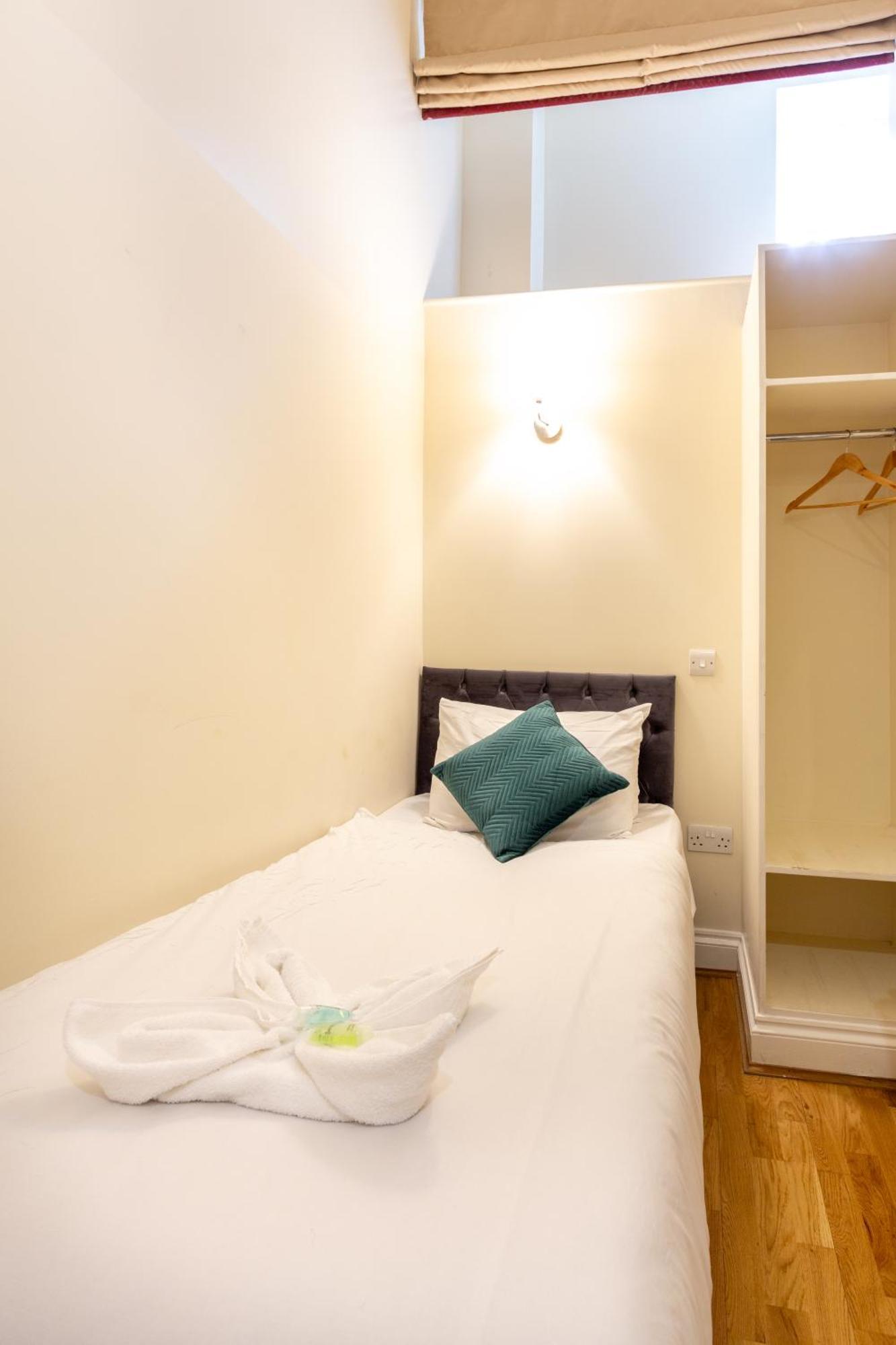 Single Room,1593137312:JPEG