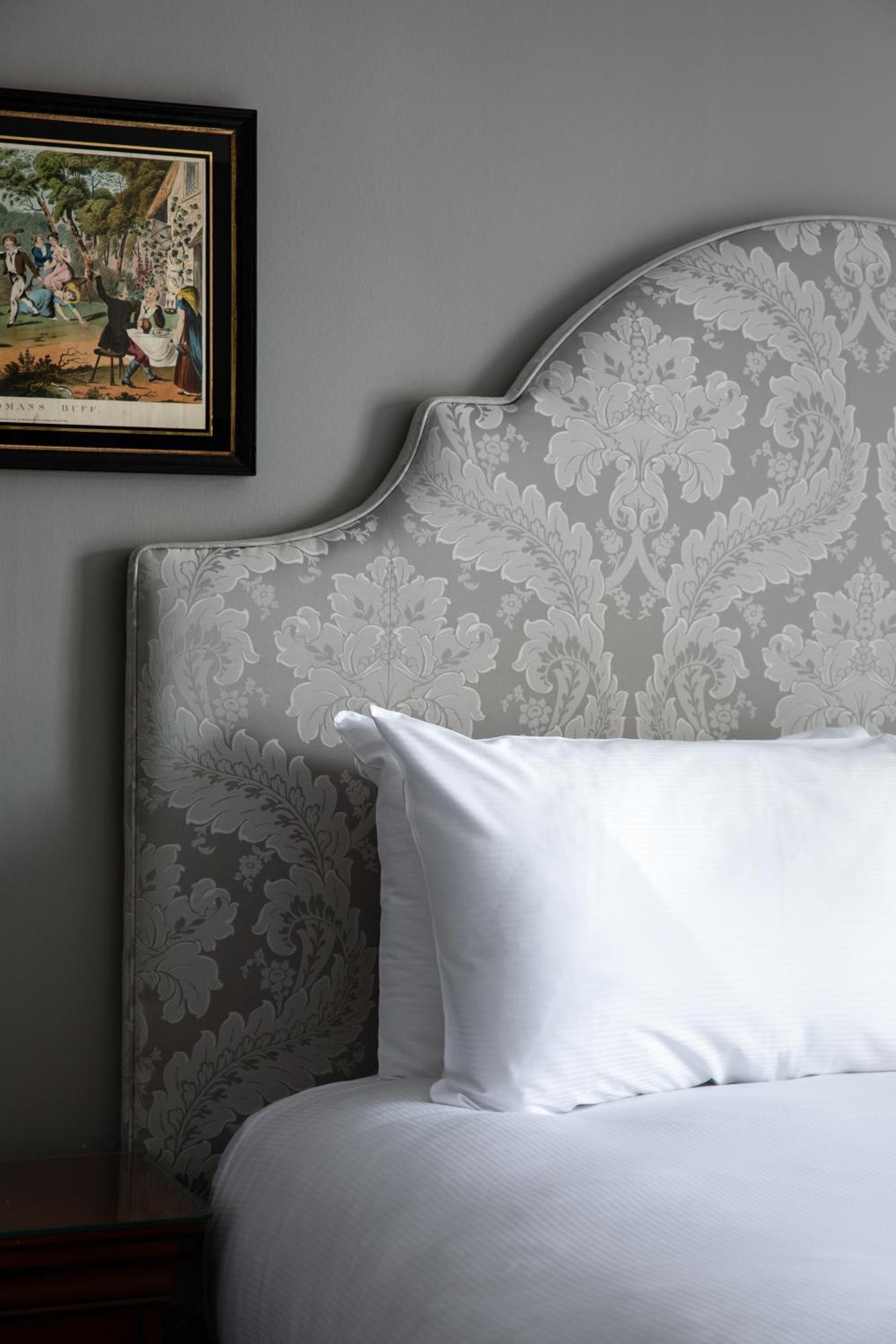 Luxury Single Room,1699743600:JPEG