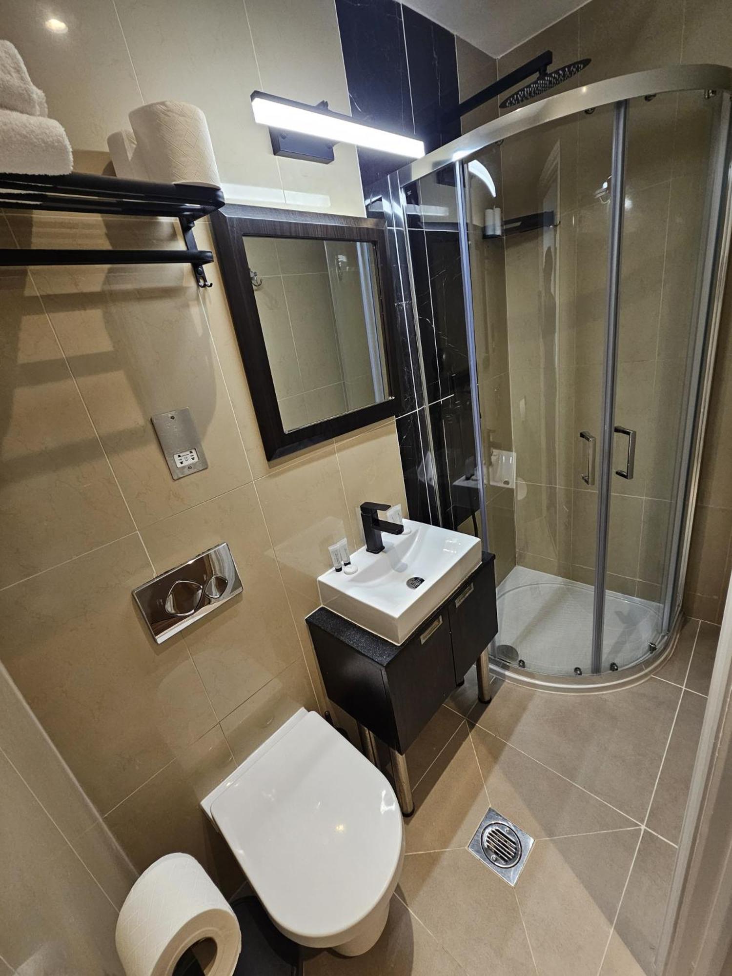 Superior Single Room,1645010123:JPEG