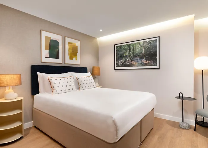 The Lincoln Suites